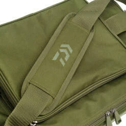 Daiwa - Black Widow Compact Tackle Bag - Daiwa -SENSAS Verkoop 1971689154